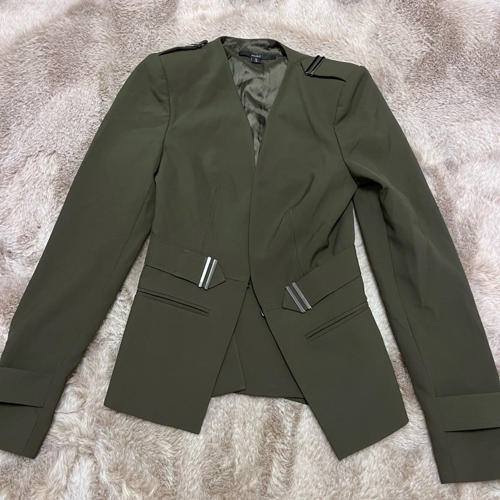 New AQ/AQ Tilored Army Green Blazer
